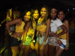 Oktober 10 Anos